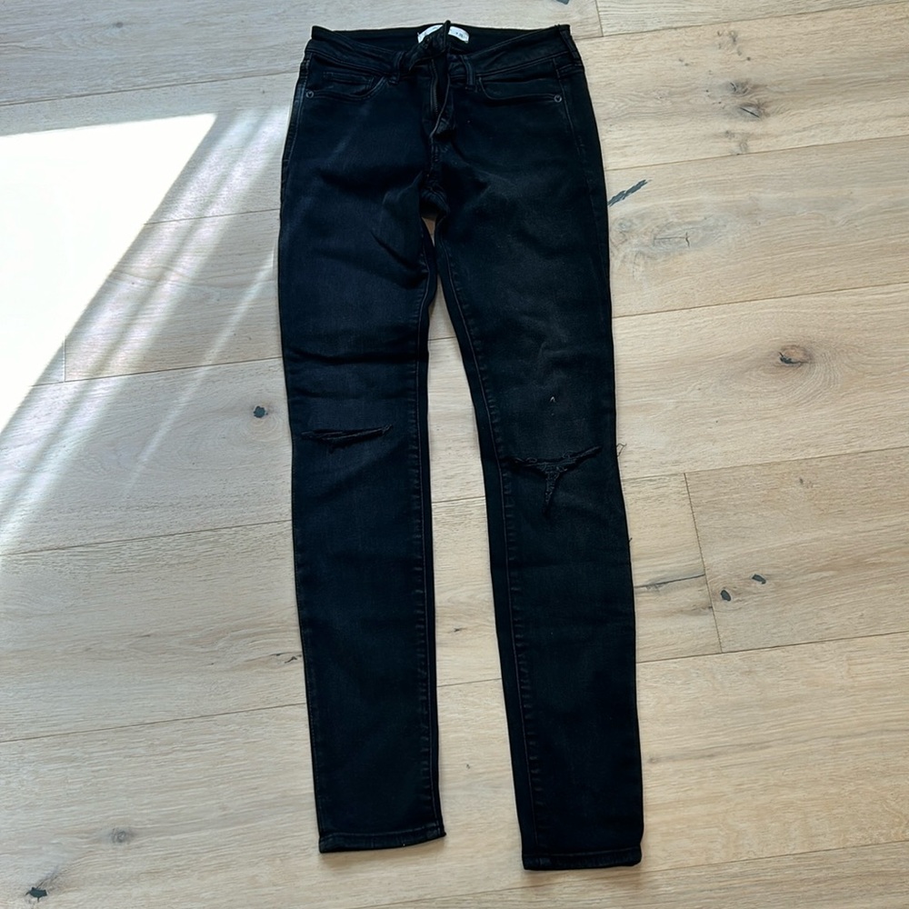 New without tags Abercrombie and fitch black destroyed skinny jeans size 26